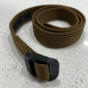5.11 tactical women’s belt size 6-8  ( Small )